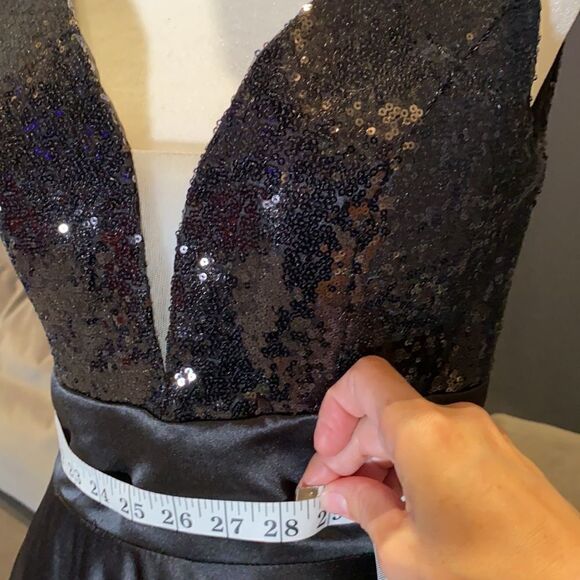 Women’s Black Full Length Sequined Bodice V-Neck Party Prom Dress Size 2 NWOT - Picture 8 of 11